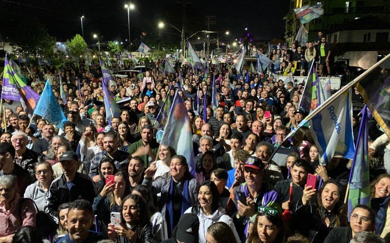 Multidão se reuniu nas proximidades do Parque do Lago, em Canela