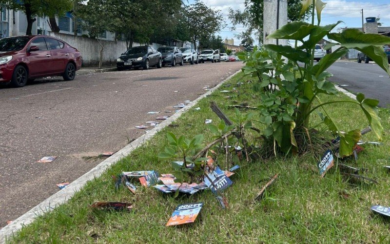 Sapucaia do Sul teve grande número de santinhos espalhados pelas ruas