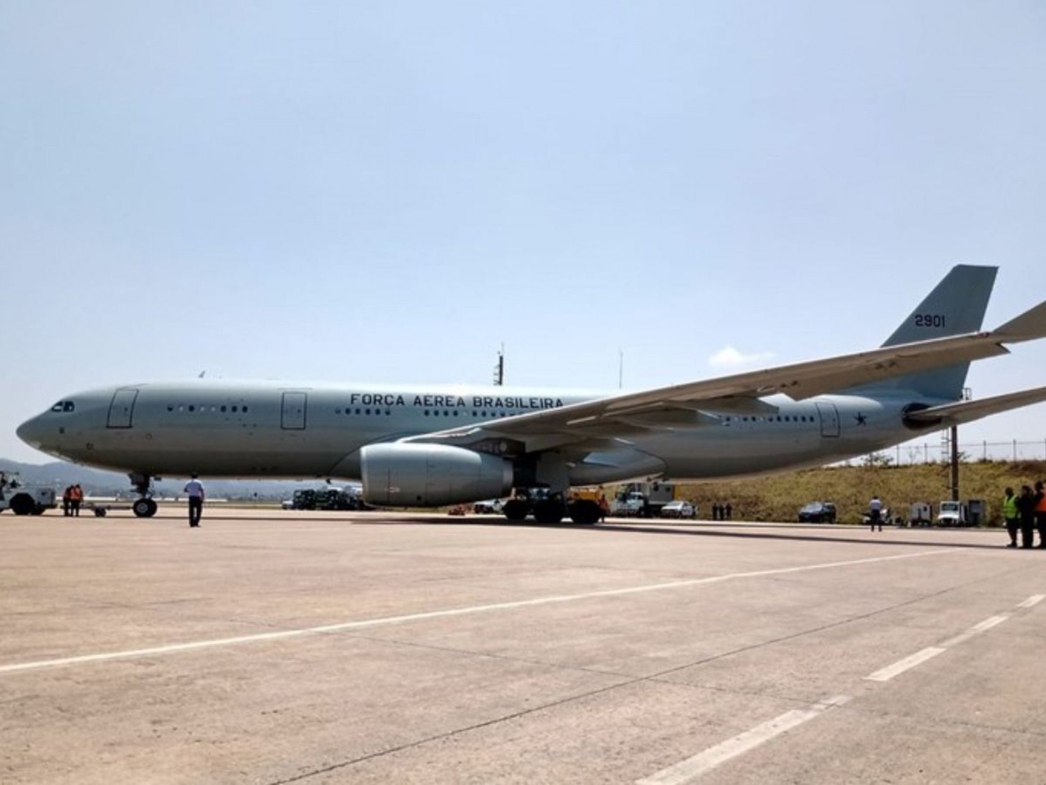 Avião da Força Aérea Brasileira (FAB) chega ao Brasil com mais de 200 brasileiros e 3 pets resgatados do Líbano | abc+