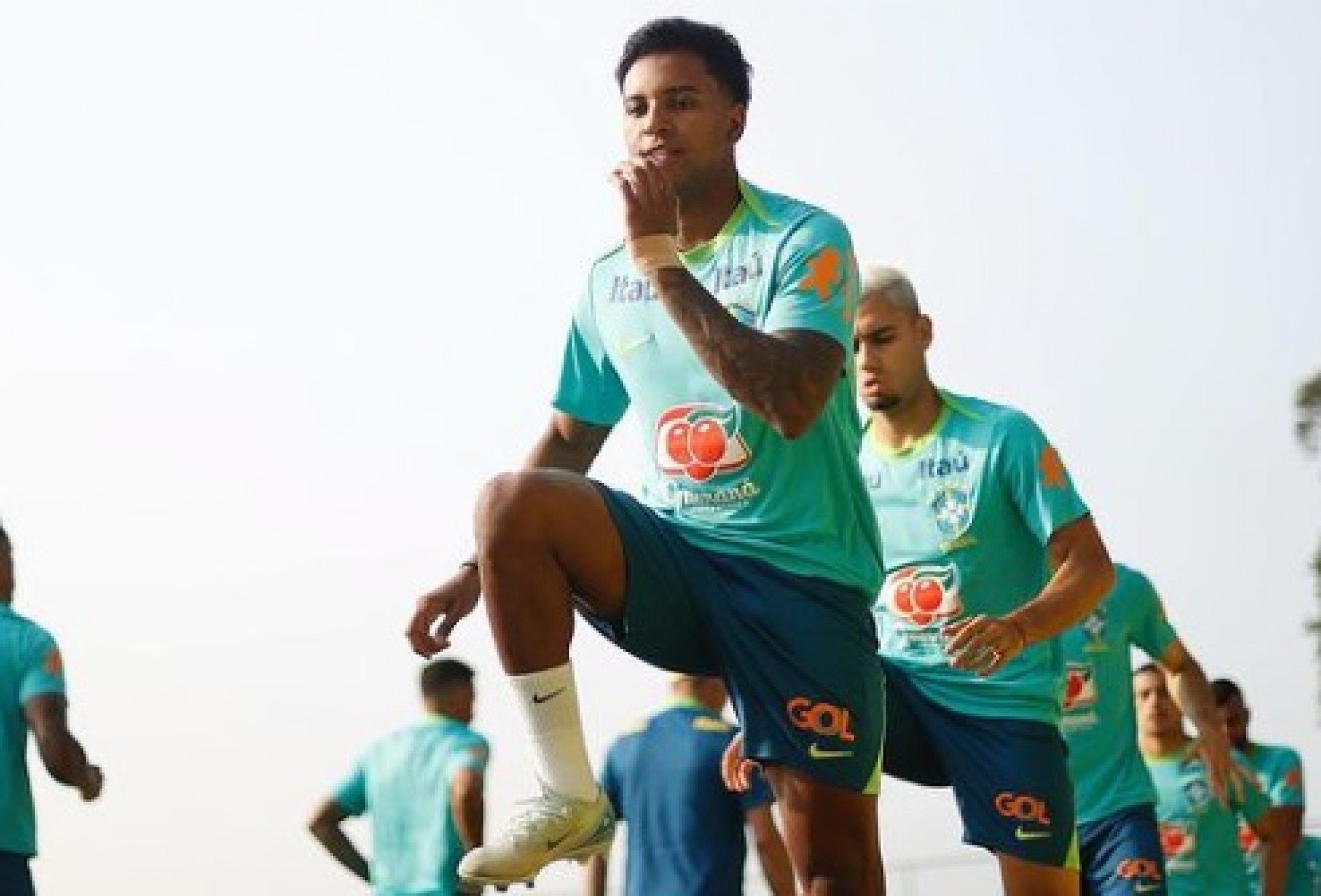 Brasil faz primeiro treino da preparação para confrontos contra Chile e Peru