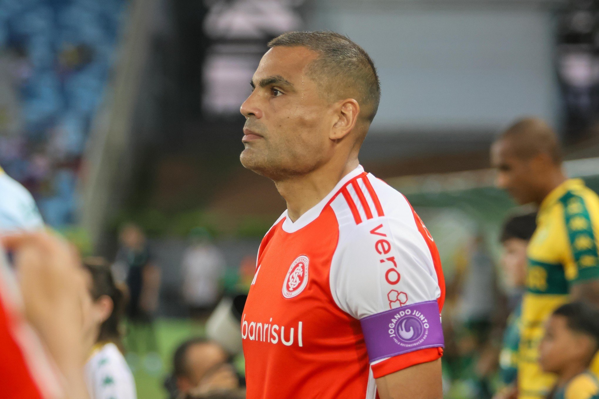 Zagueiro Gabriel Mercado passa por cirurgia no joelho esquerdo