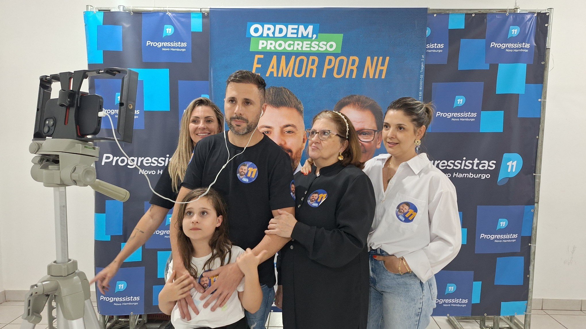 Mãe do prefeito eleito de Novo Hamburgo provoca adversário que atacou filho durante a campanha