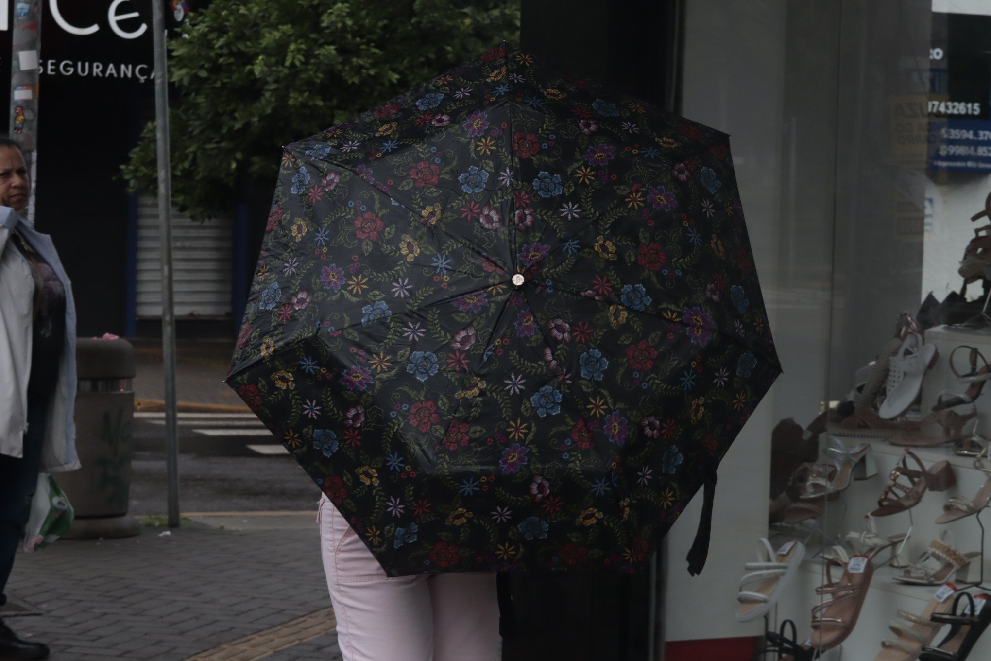 FRENTE FRIA: Há chance de temporal com raios e alagamentos nas próximas horas; veja onde