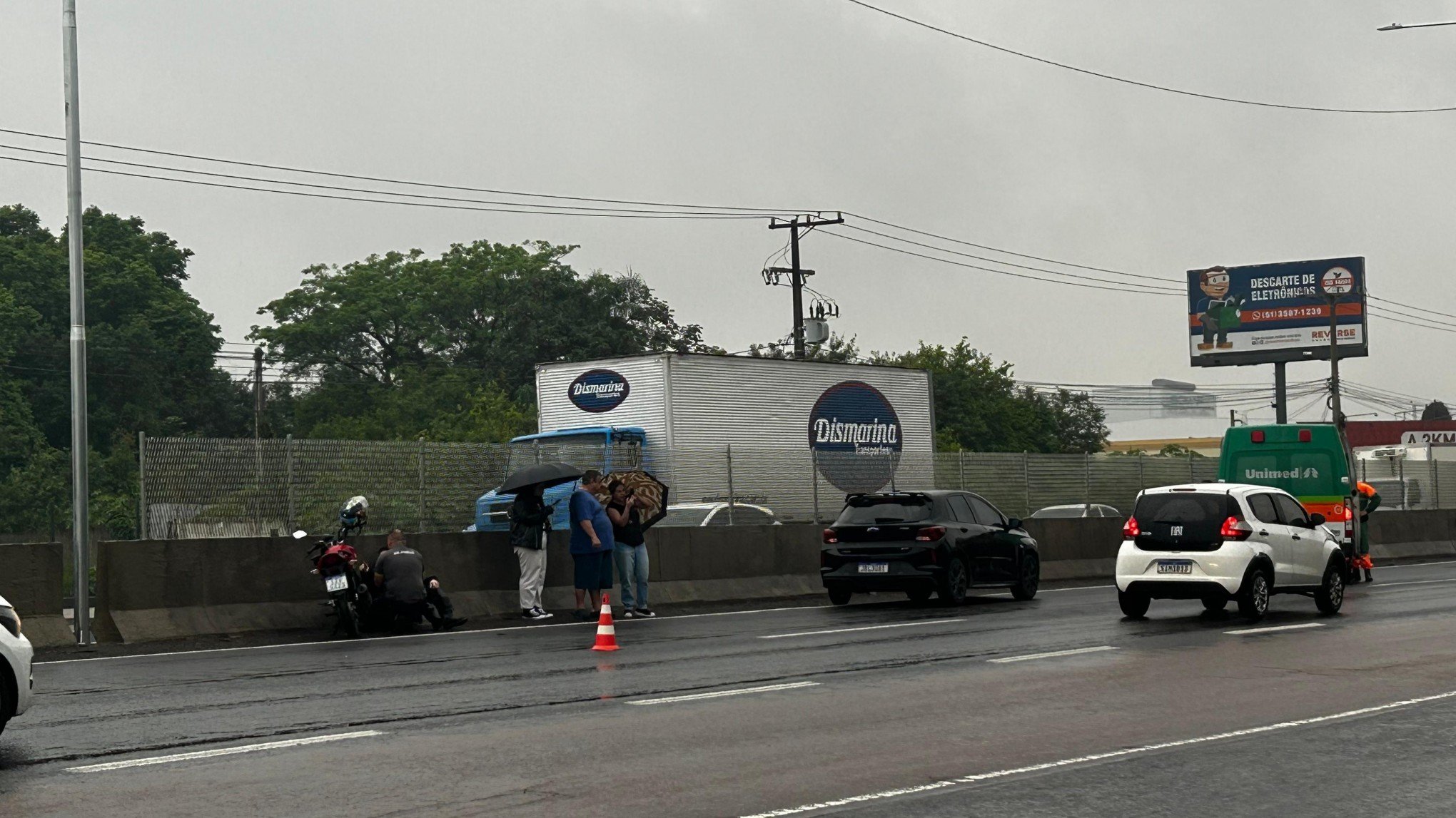 BR-116: Acidente na faixa da esquerda provoca congestionamento na rodovia