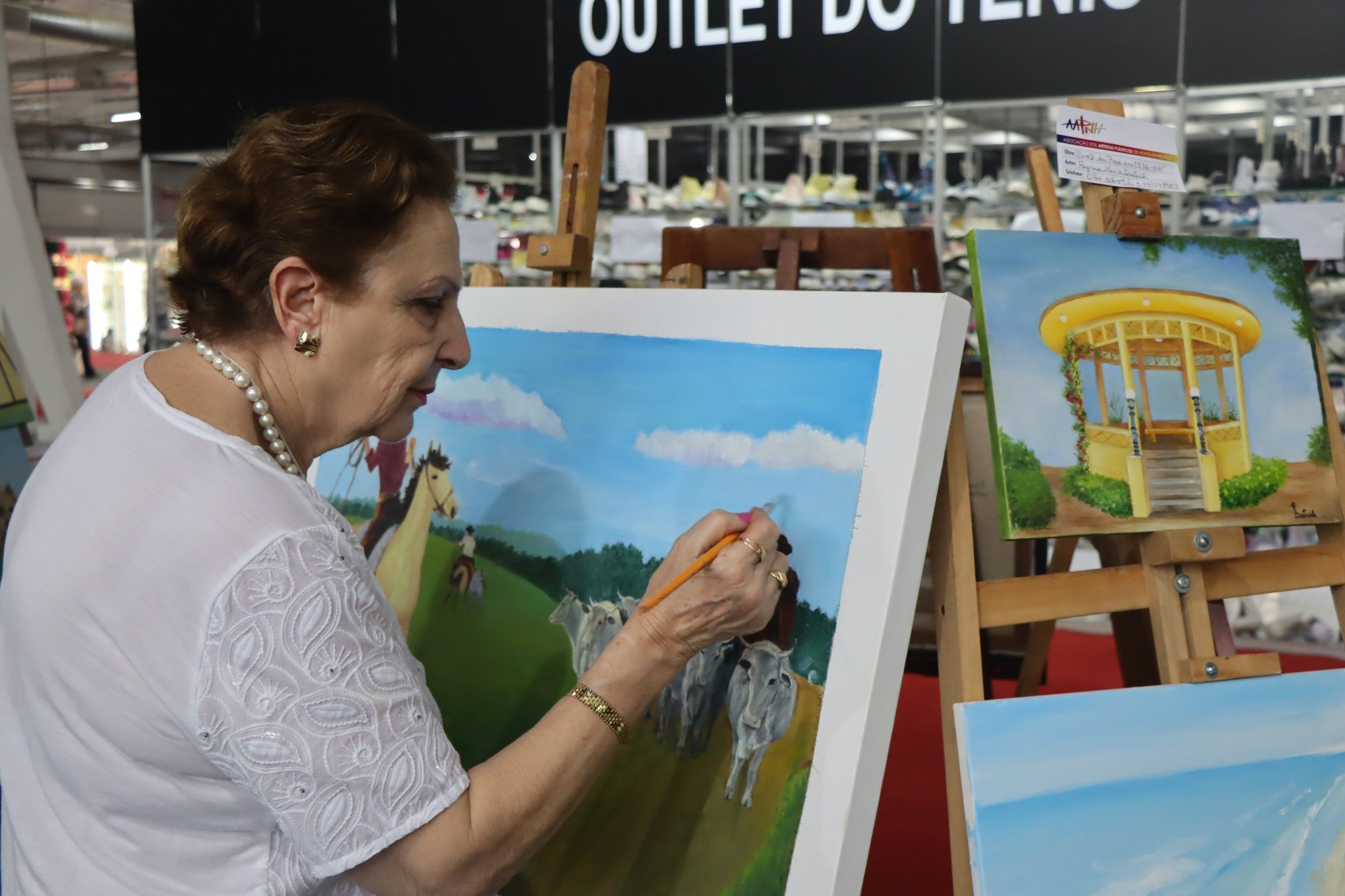 Feira Loucura por Sapatos também é espaço para a arte