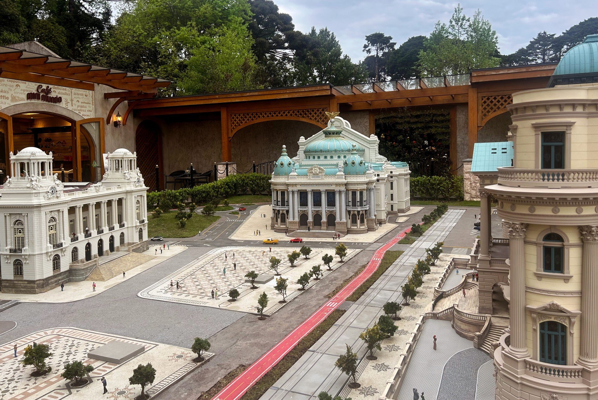 Parque temático de miniaturas em Gramado reabre com novidades; confira