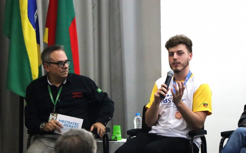 Rodrigo Mann Schaidt, aluno da Fundação Liberato, conquistou medalha de bronze na China com seu projeto