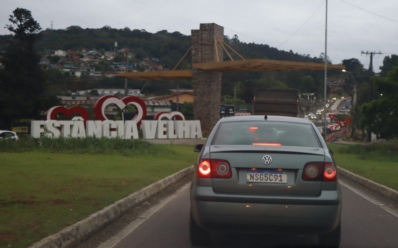 Congestionamentos se formam na entrada de Estância Velha