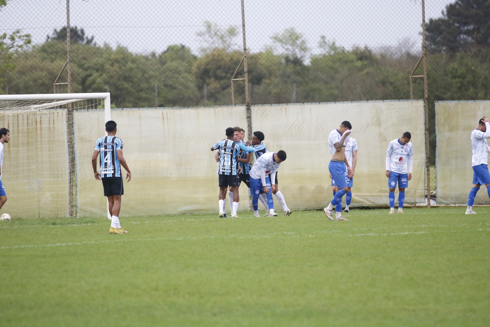 Aimoré sai na frente, tem apagão e leva a virada do Grêmio na Copa FGF