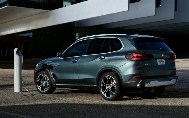 BMW vai fabricar SUV híbrido plug-in no Brasil | abc+