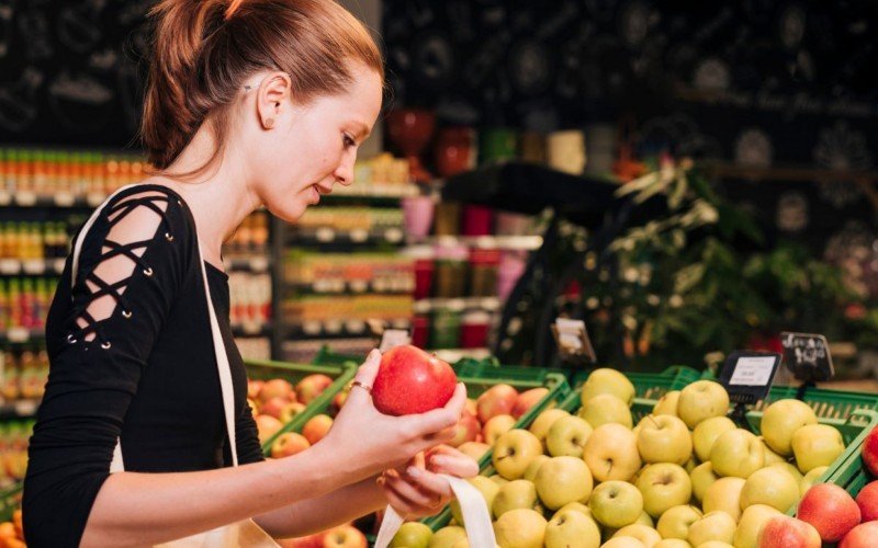 Veja como escolher as melhores frutas na hora de comprar | abc+