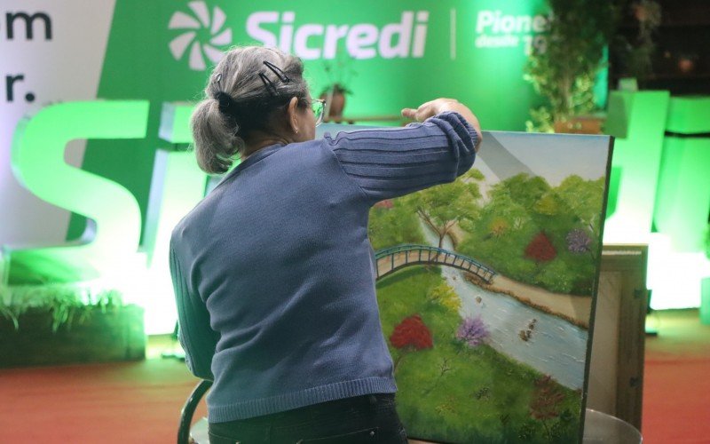 Obras da Associação dos Artistas plásticos de Novo Hamburgo estão à venda na Loucura por Sapatos