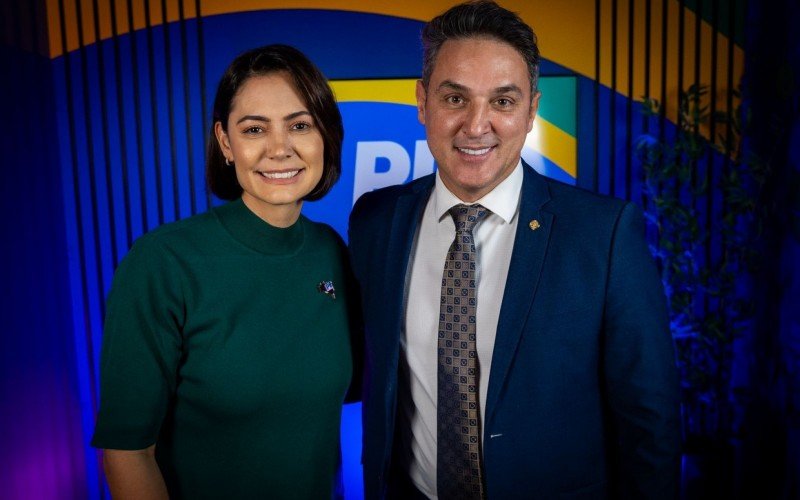 A ex-primeira dama e atual presidente do PL Mulher, Michelle Bolsonaro, virá a Canoas na próxima semana junto com o deputado federal Zucco (PL-RS) - PL