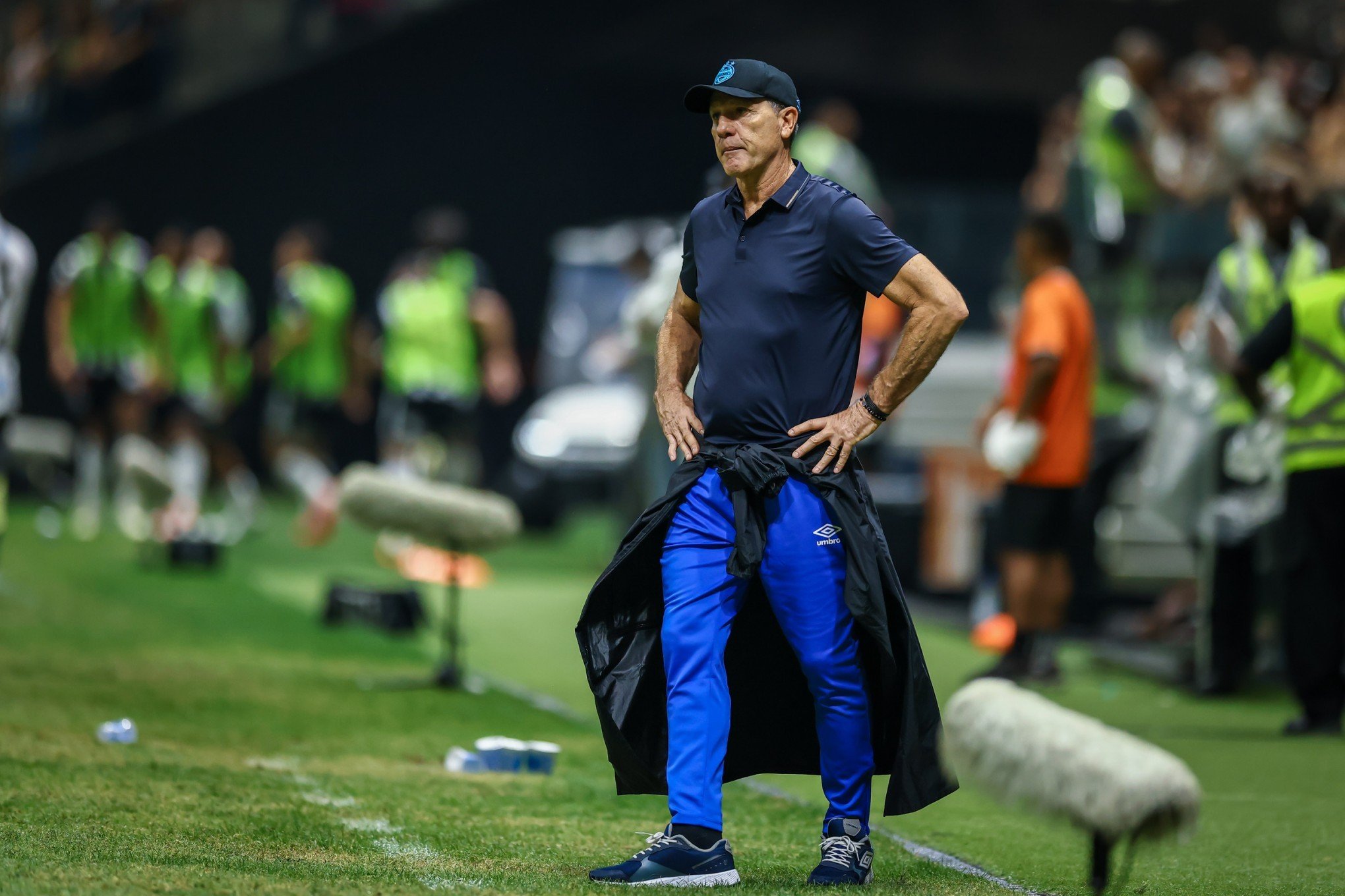 "O VAR apita o jogo": Renato reclama da arbitragem após nova derrota do Grêmio