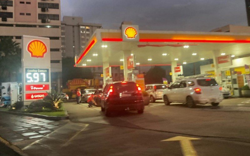 Litro da gasolina comum sendo vendido a R$ 5,97 em Novo Hamburgo | abc+