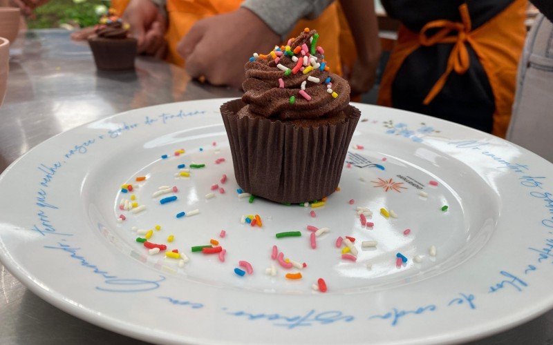 Cupcake foi confeitado pelos estudantes da Nossa Senhora de Fátima