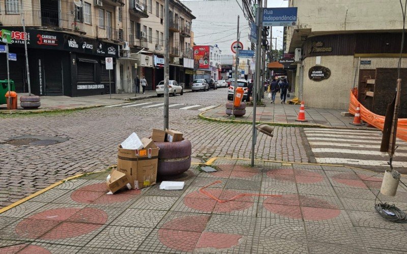 Esquina da Rua Independência com a Rua Lindolfo Collor passará por obras na rede de drenagem pluvial 