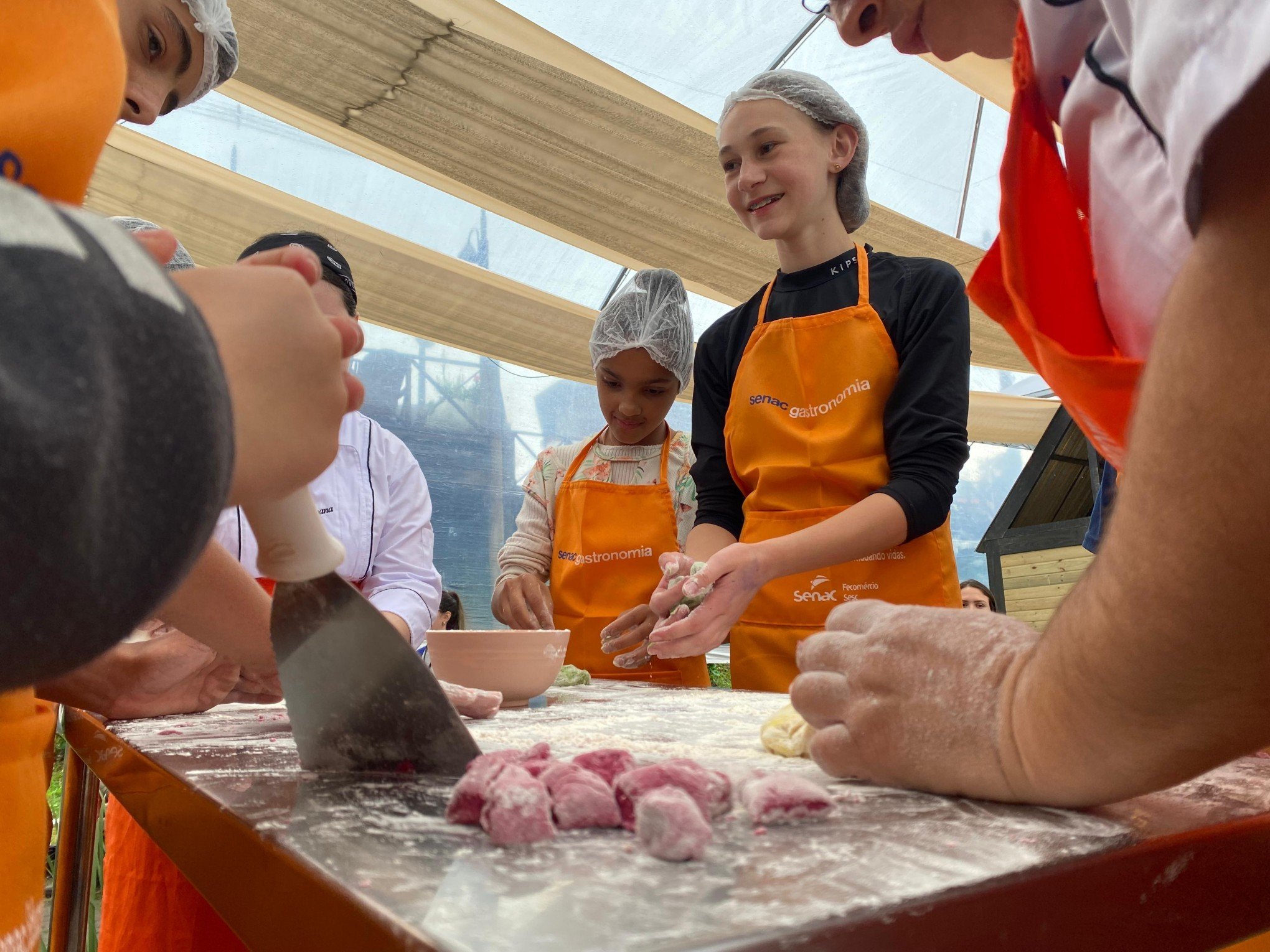 FESTIVAL DE GASTRONOMIA: Crianças colocam a mão na massa em oficinas gastronômicas; confira