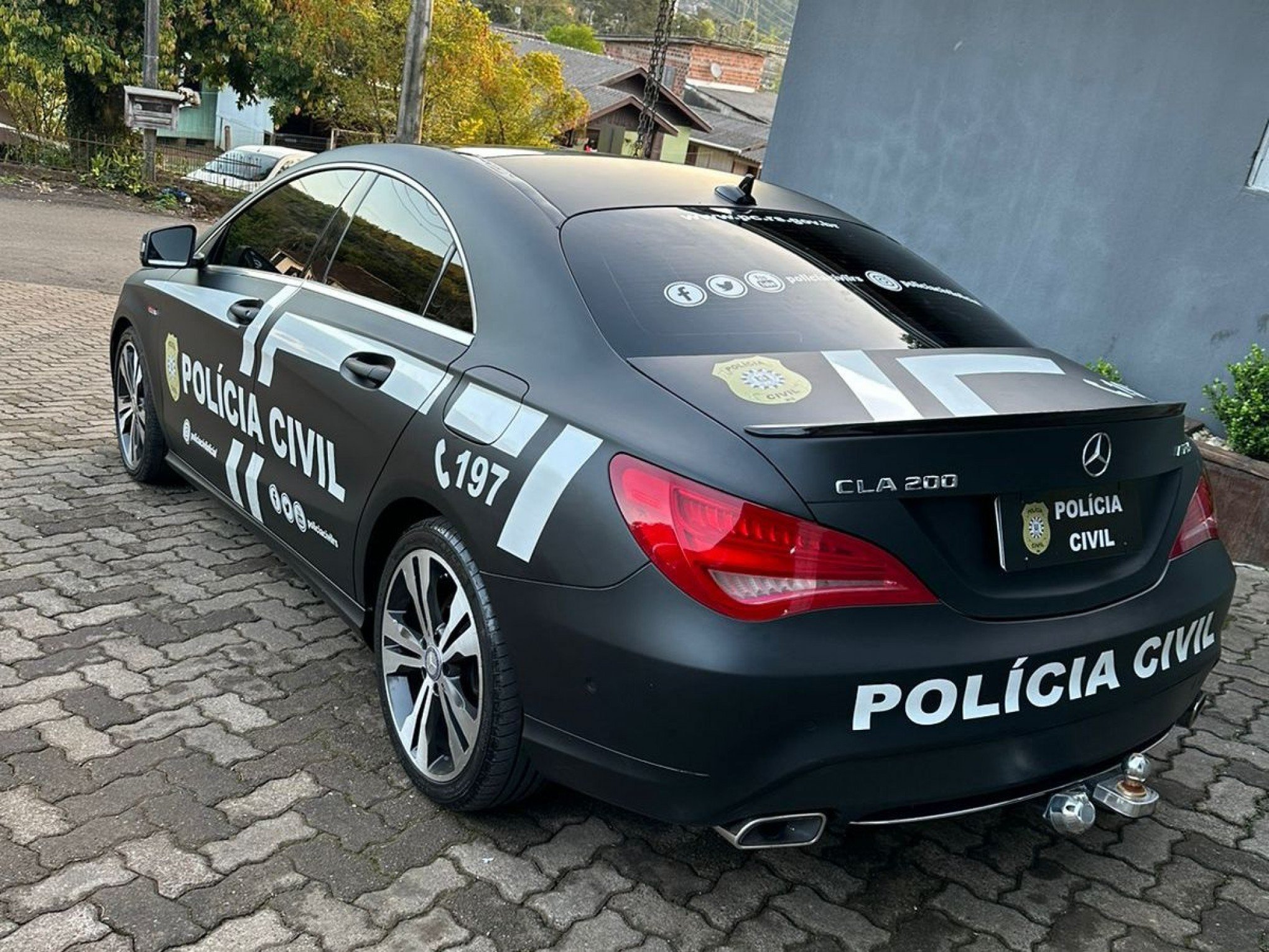 VÍDEO: Carro de luxo destinado à Polícia após apreensão estará no desfile da Oktoberfest de Igrejinha