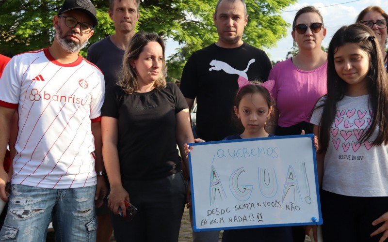 Moradores se unem para pedir soluções quanto à falta de água | abc+