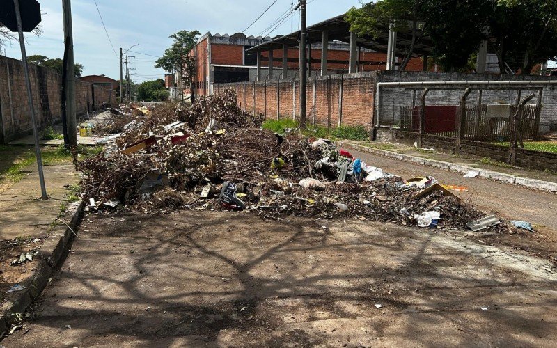 Nova limpeza da Rua Juarez, no Canudos, começou a ser feita nesta segunda-feira (14) | abc+