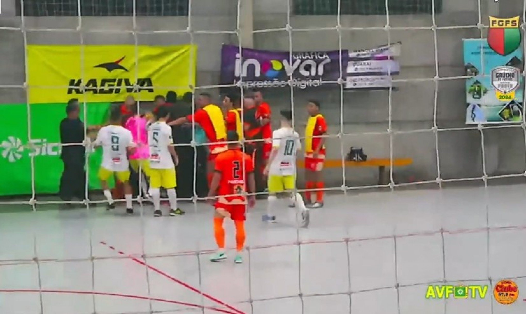 Partida de futsal com equipe de Canoas termina em confusão no RS