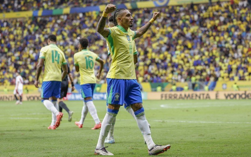 Raphinha anotou dois gols na vitória brasileira por 4 a 0 sobre o Peru | abc+