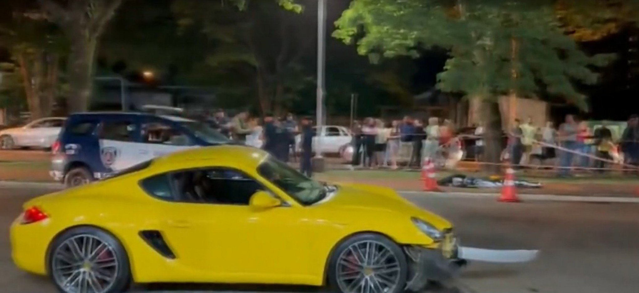 Acidente com Porsche deixa uma morta e um ferido no Paraná