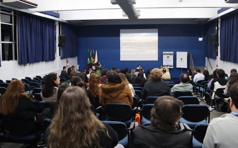 Evento ocorreu no auditório do prédio Azul, da Universidade Feevale