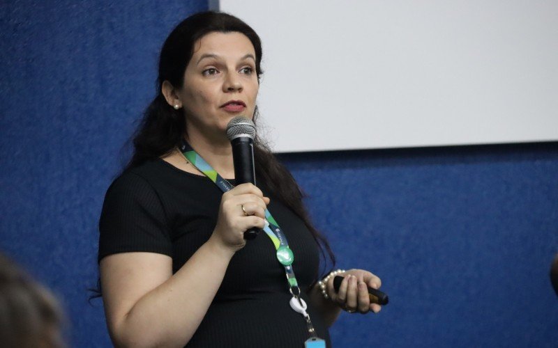 Professora da Feevale, Danielle Paula Martins