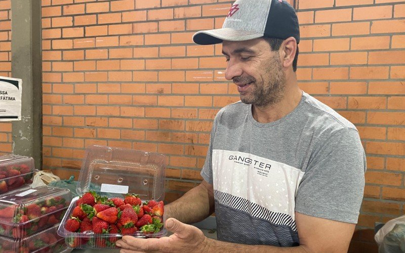 Alécio Ecker é produtor de morango em Gramado