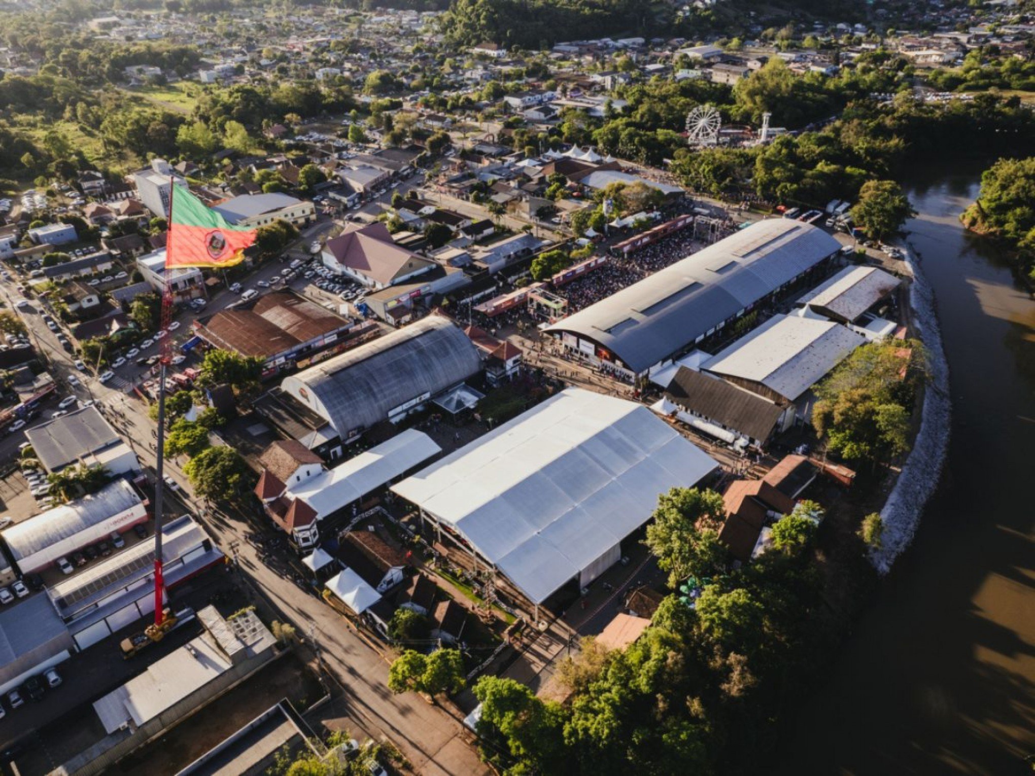 OKTOBERFEST: Exposição de orquídeas e bailes aguardam visitantes na quinta-feira em Igrejinha; veja programação completa