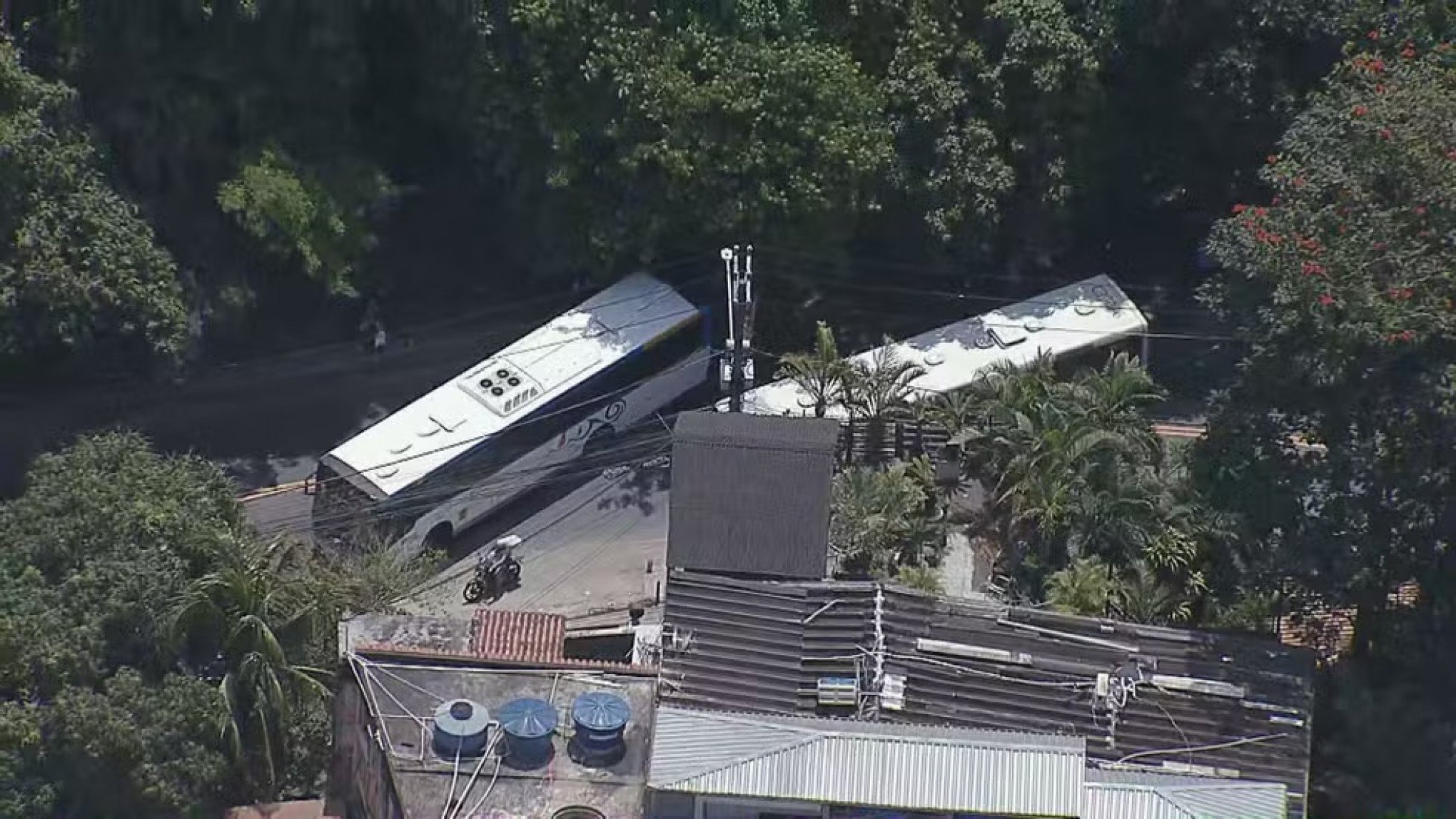 Sete ônibus são sequestrados para evitar ação do Bope no RJ