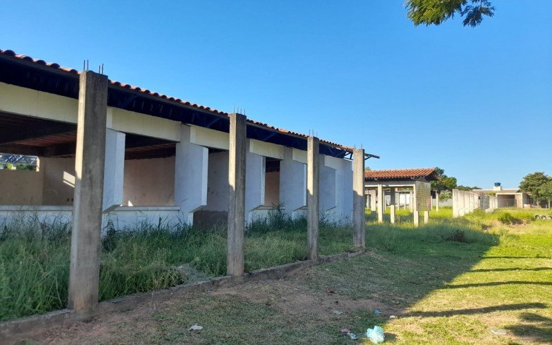 Obras na Escola São Martim são retomadas após quatro anos de paralisação.  | abc+