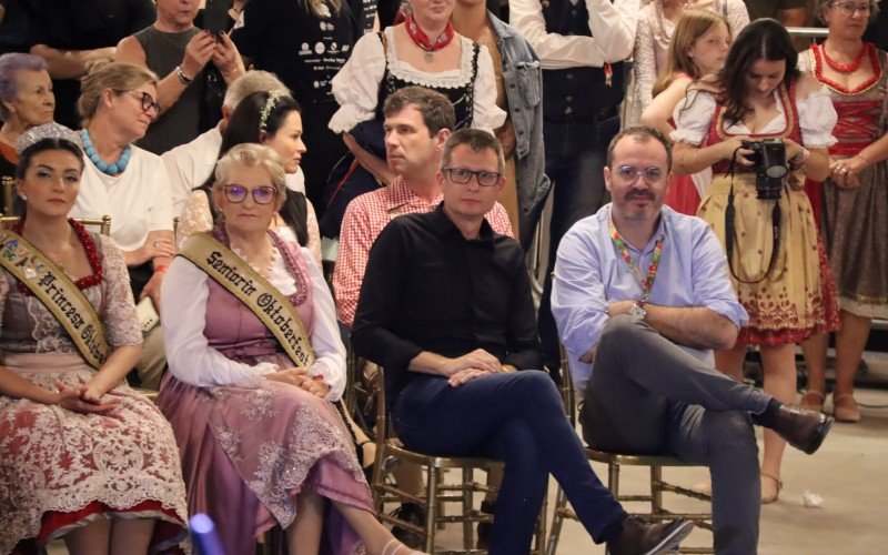 Prefeito de Igrejinha Leandro Hörlle e presidente da Comissão Oficial do Bicentenário, Rafael Gessinger