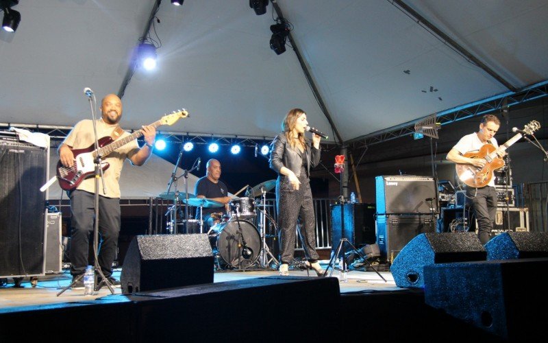 Raquel Pimentel & Banda foi atração na noite de sexta-feira (18