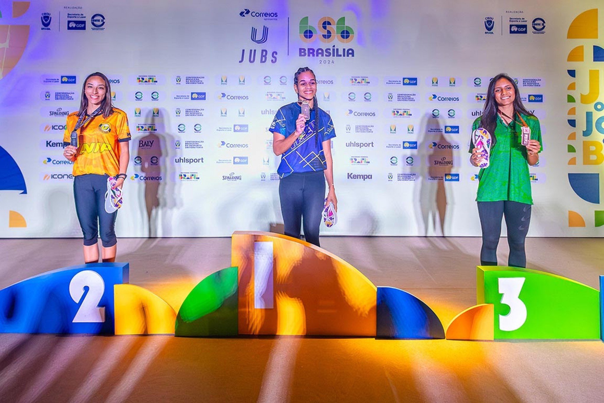 Atleta da Feevale conquista a medalha de bronze nos 100 metros com barreiras nos Jogos Universitários Brasileiros