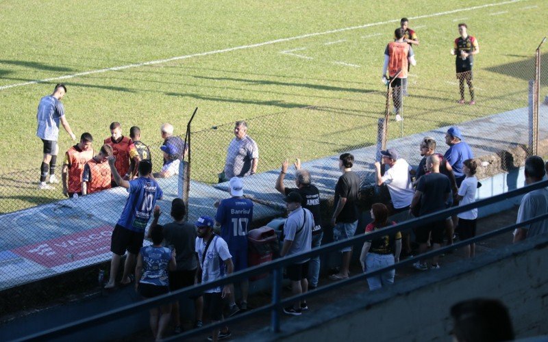 Aimoré fica no empate com o São José, é eliminado da Copa FGF 2024 e torcida protesta após o apito final | abc+