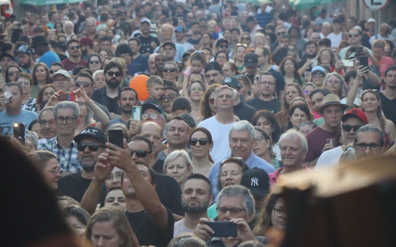 Show de Renato Borghetti atrai multidão em Novo Hamburgo