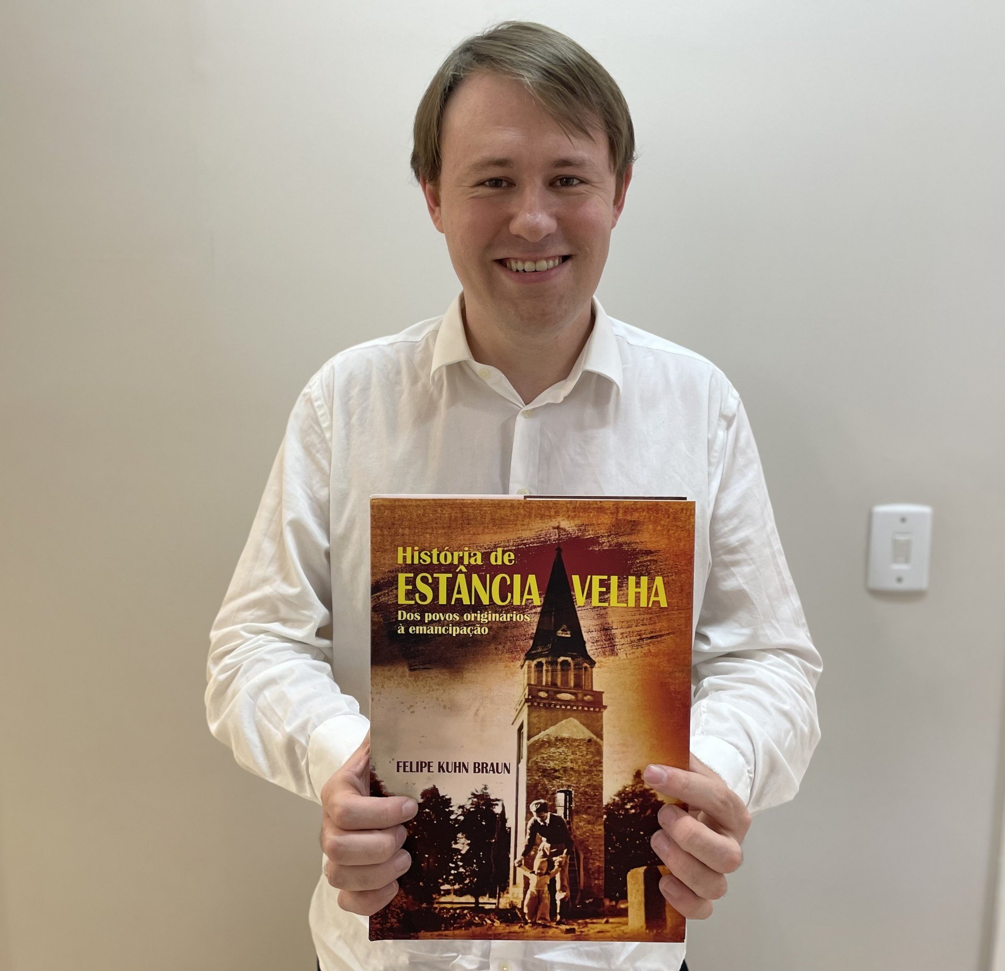 Felipe Kuhn Braun é o autor do livro "História de Estância Velha - Dos povos originários à emancipação" | abc+