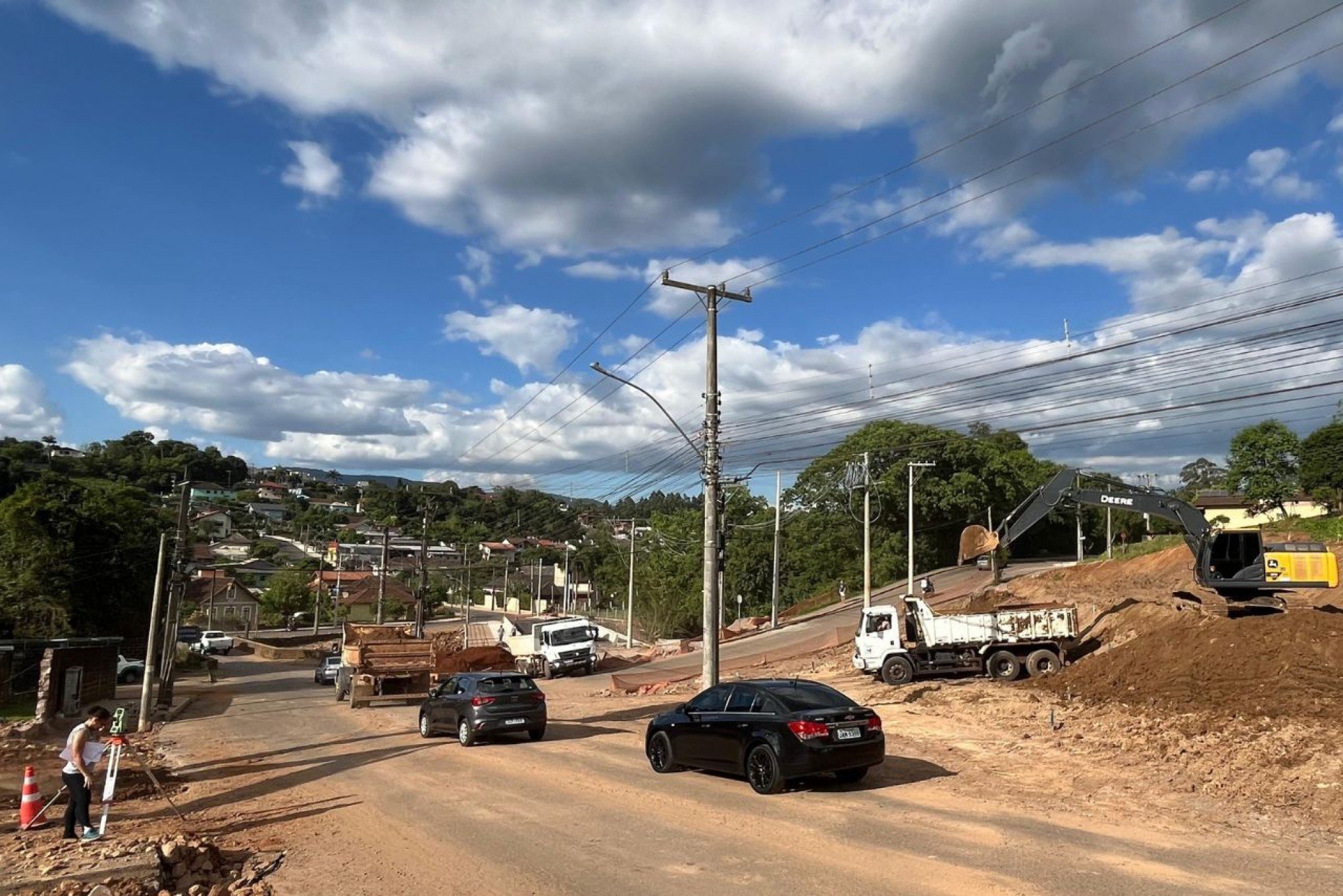 Construção de rótula causa bloqueio de uma semana em Dois Irmãos