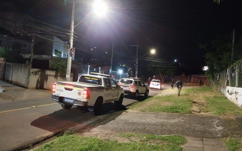 Brigada Militar e Guarda Municipal montam cerco na Rua Bento Gonçalves | abc+