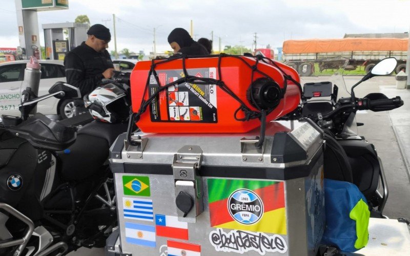 Grupo de motociclistas partiu nesta manhã rumo ao primeiro destino: Uruguai