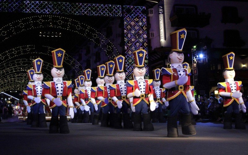 Noite de evento teste do Grande Desfile de Natal. Última vez que ocorreu foi em 2013