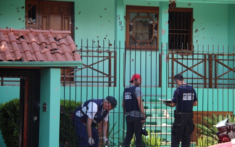 Peritos trabalham no local onde ocorreu o ataque a tiros em Novo Hamburgo | abc+