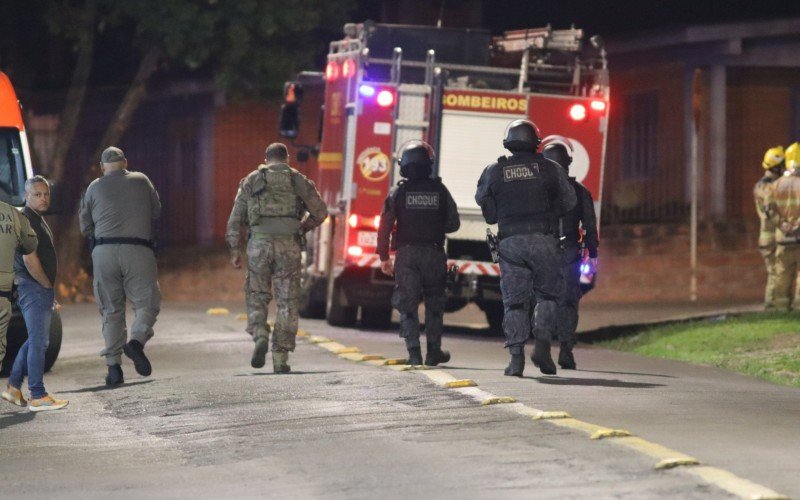 Cerco policial no bairro Ouro Branco, em Novo Hamburgo