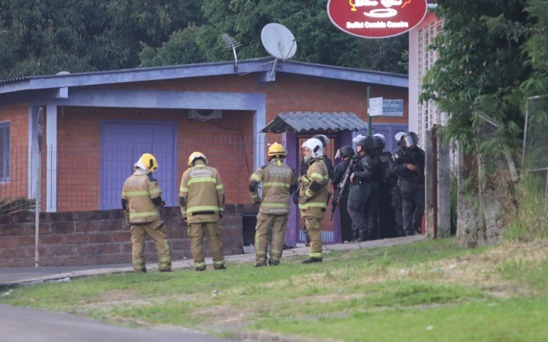 Cerco policial no bairro Ouro Branco, em Novo Hamburgo