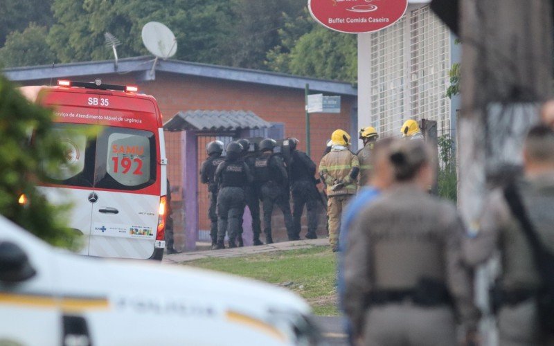 Cerco policial no bairro Ouro Branco, em Novo Hamburgo | abc+