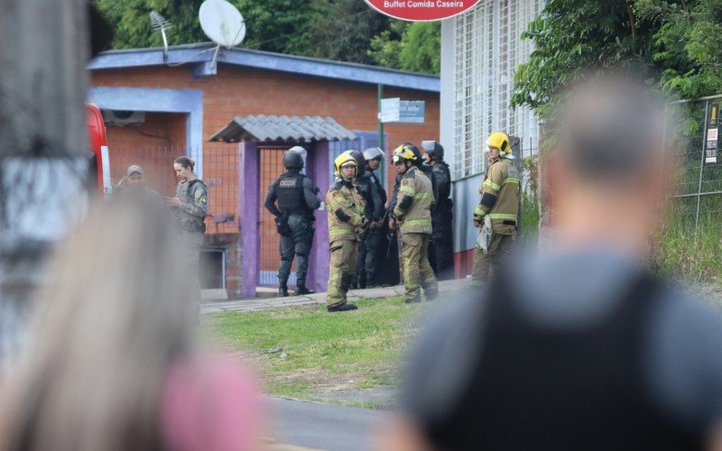 Cerco policial no bairro Ouro Branco, em Novo Hamburgo