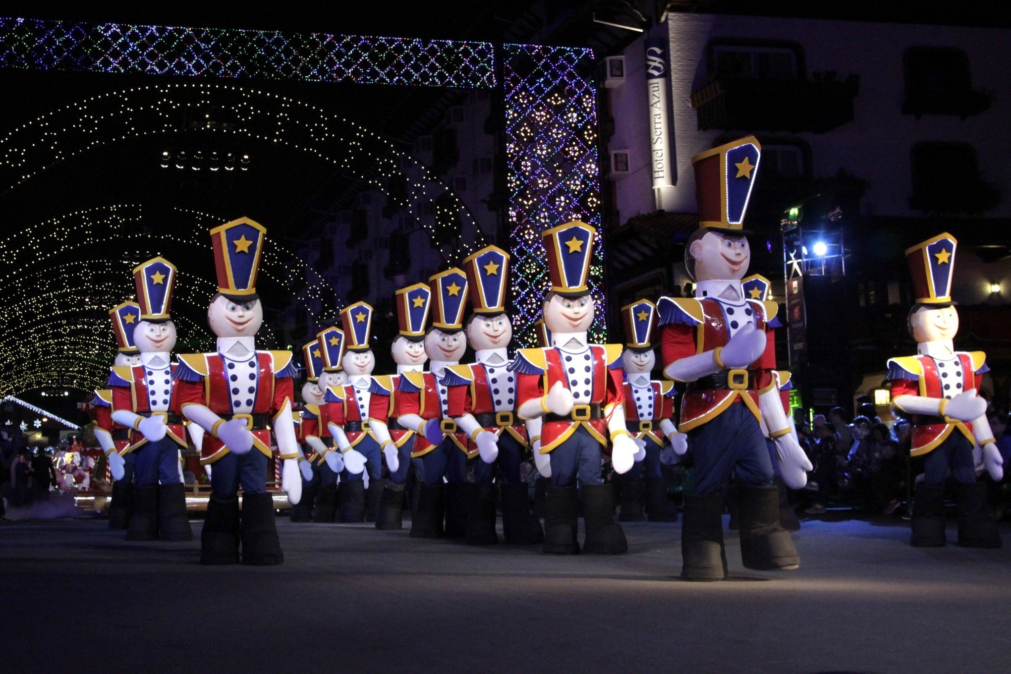 NATAL LUZ: Gramado terá trânsito bloqueado nesta quarta-feira para evento teste do Grande Desfile; confira